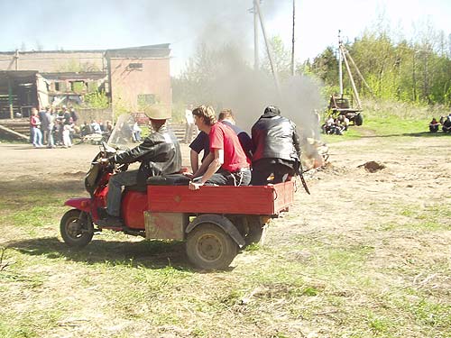 Мотоклуб "Позитивная механика", закрытие сезона сентябрь 2005 год. Псков.