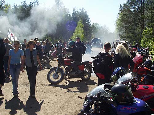 Мотоклуб "Позитивная механика", закрытие сезона сентябрь 2005 год. Псков.