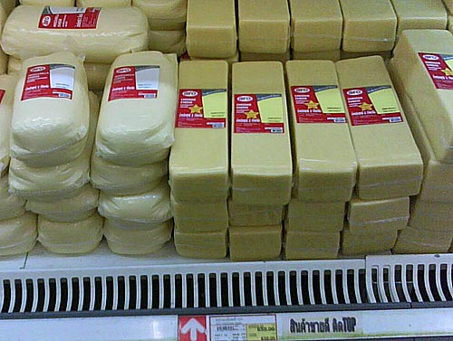Сыр фирмы "ARO", Мацарелла - 560 бат за 2 кг