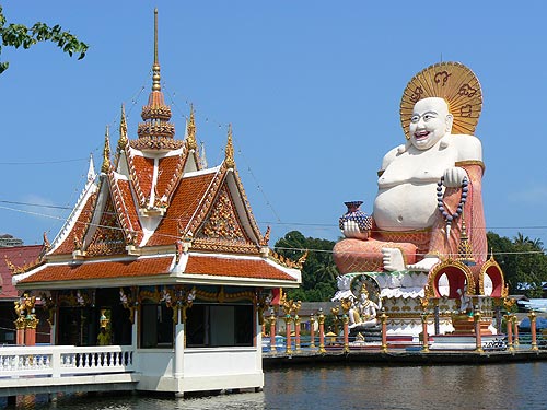 Мавзолей на воде основателю Плай Лаем.