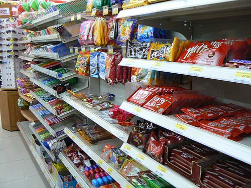 «7-Eleven» - сладости.